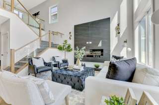 Upstairs hallway and railing in Venetian home